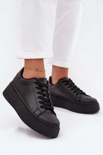 Zapatillas modelo zapatos. Femenino con una plataforma de color negro Sallira 2