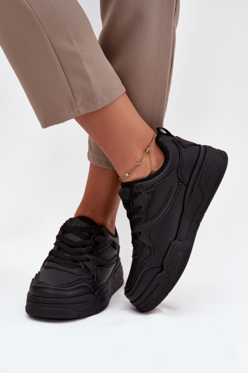 Zapatillas modelo zapatos. Femenino con una plataforma Big Star SS274589 HI-POLY SYSTEM de color negro