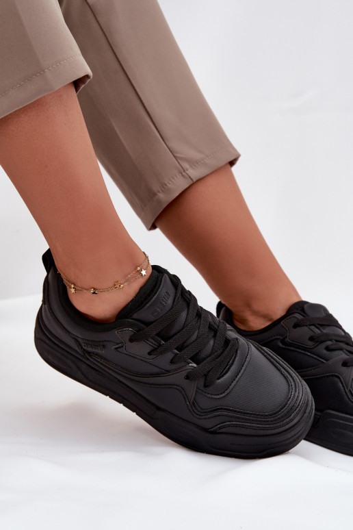 Zapatillas modelo zapatos. Femenino con una plataforma Big Star SS274589 HI-POLY SYSTEM de color negro