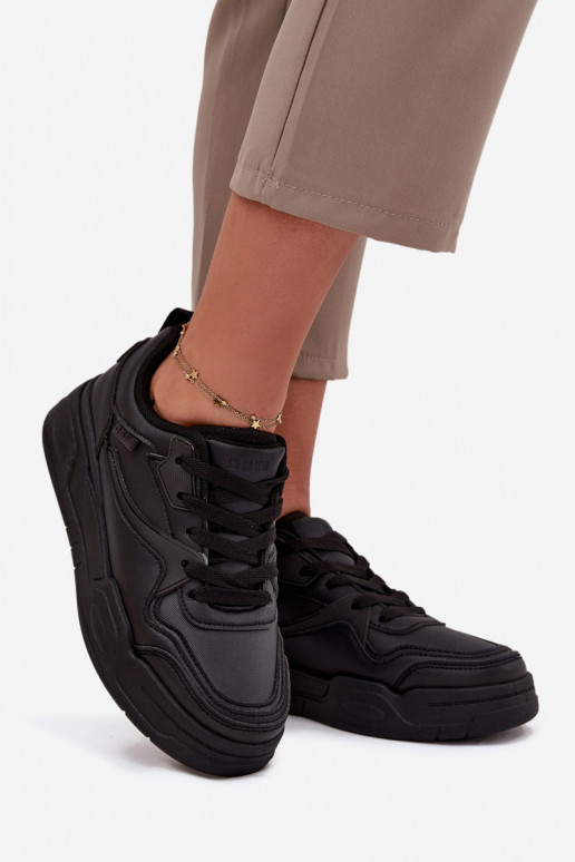 Zapatillas modelo zapatos. Femenino con una plataforma Big Star SS274589 HI-POLY SYSTEM de color negro