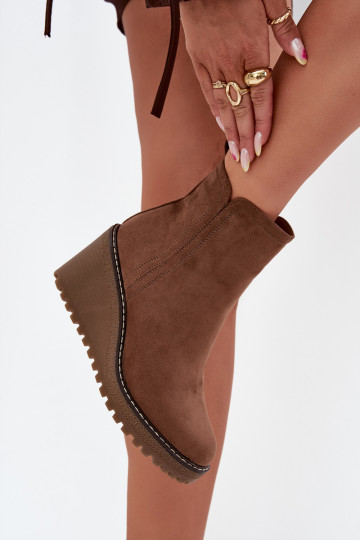 calentamiento Botas en una cuñade gamuza ecológicau color marrón Tiene quevona 2