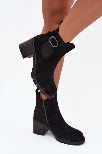 Botines forrados para mujeres decorados con hebillas en color negro Melara