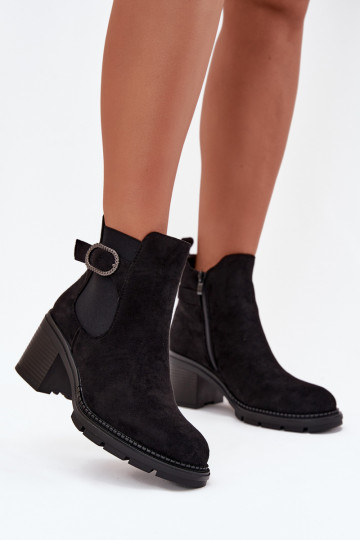 Botines forrados para mujeres decorados con hebillas en color negro Melara 2