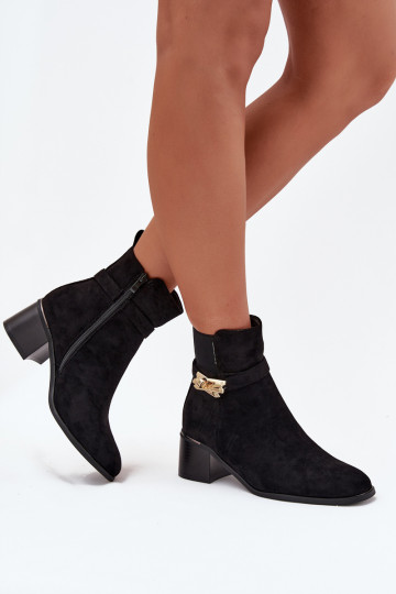 Botines forrados para mujeres con detalles dorados en color negro Sarona 2
