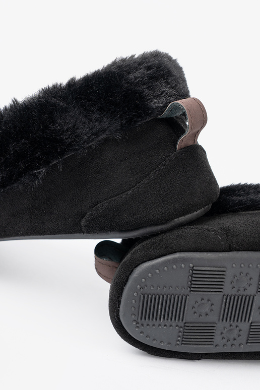 Suave, de color negro kapcie typu mocasines con un arco