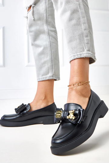 Mocasines negros con lazo y... 2