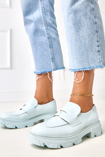 Mocasines azules de cuero...