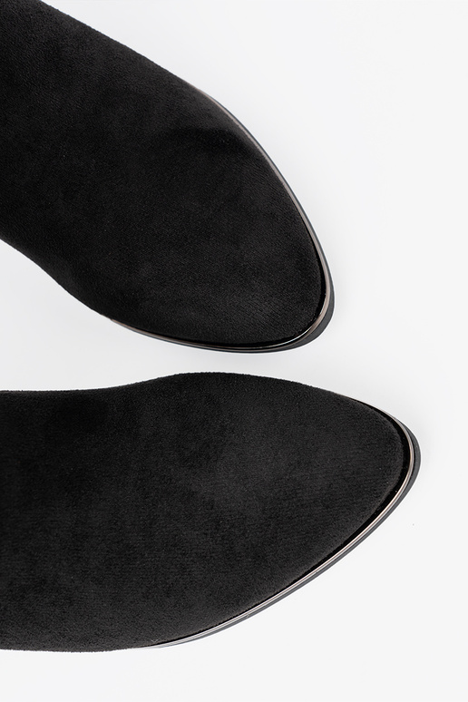 Botas de gamuza de color negro z eleganckim marszczeniem