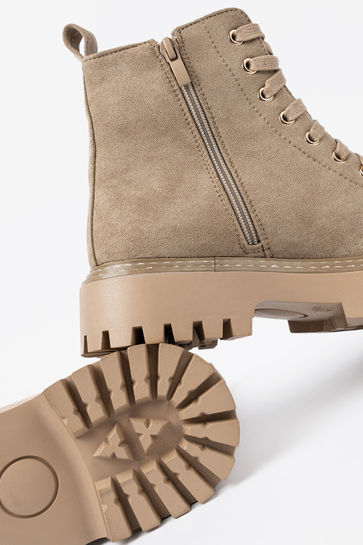 beige botas altas de montar con corazón i grubą podeszAą