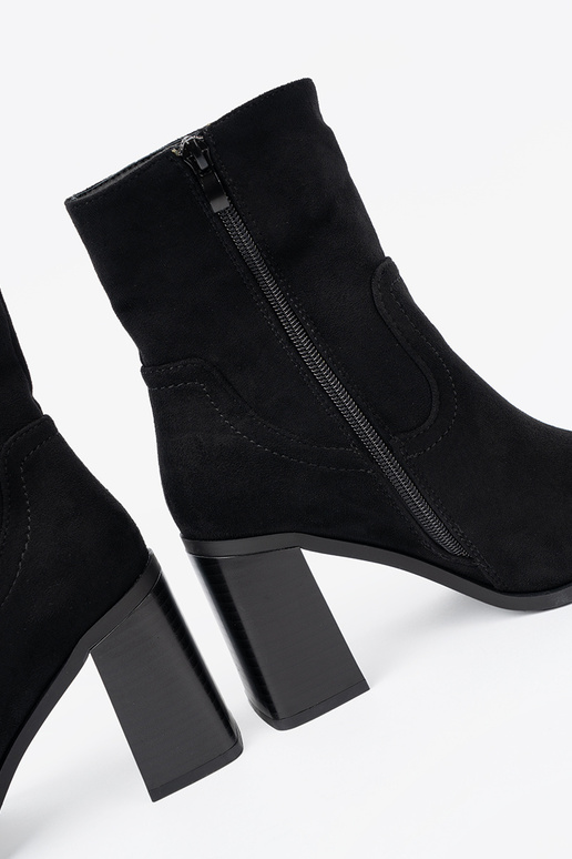 de color negro zapatos en tacones altos o klasycznym kroju