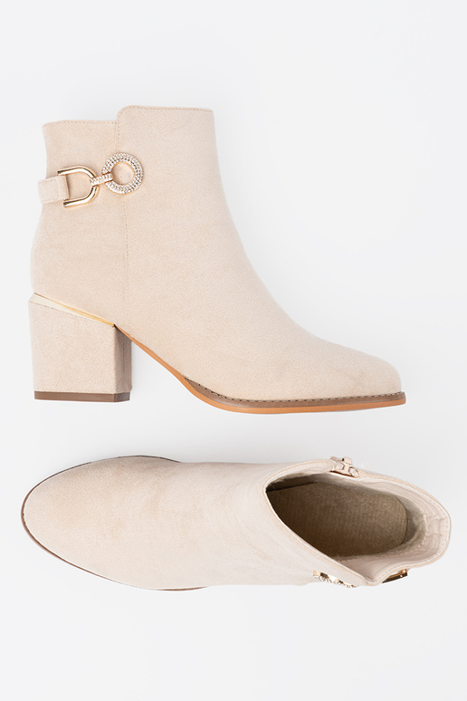 color marfil botas con hebilla decorativa color marfil botas con hebilla decorativa