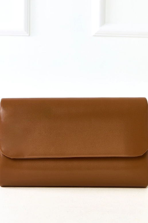 Bolso de mano en forma de sobre color... Bolso de mano en forma de sobre color...