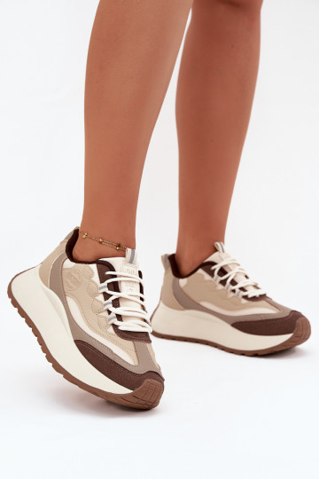 Zapatillas modelo zapatos. Femenino con una plataforma Big Star SS274002 HI-POLY SYSTEM beige