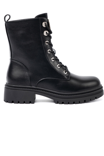 de color negro botas altas de montar con acabado metalico 2