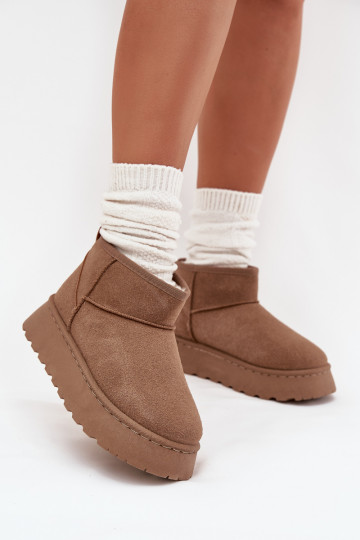 Zapatillas deportivas en blanco y negro con detalles plateados brillantes