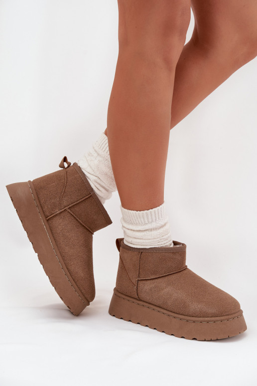 Zapatillas deportivas en blanco y negro con detalles plateados brillantes