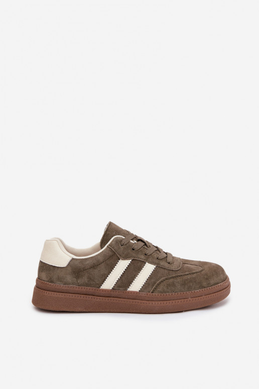 Zapatillas modelo zapatos. Femenino de gamuza con una plataforma de color caqui Sylviona