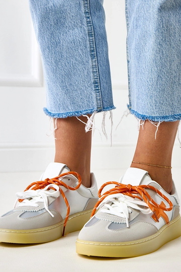 Zapatillas deportivas plateadas con plataforma y plantilla naranja Eriksen