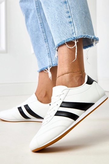 Zapatillas tipo tenis blancas con plantilla negra Mydland 2