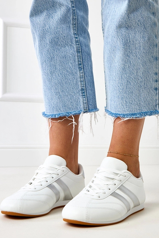 Zapatillas tipo tenis blancas con...