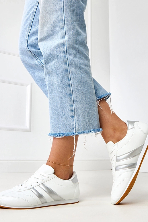 Zapatillas tipo tenis blancas con...