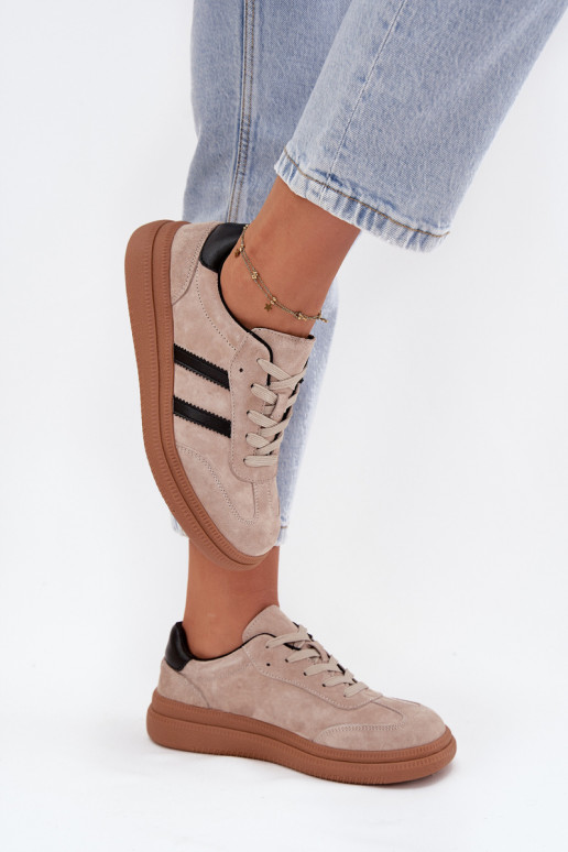 de gamuza Zapatillas modelo zapatos. Femenino con una plataforma beige Elivienne