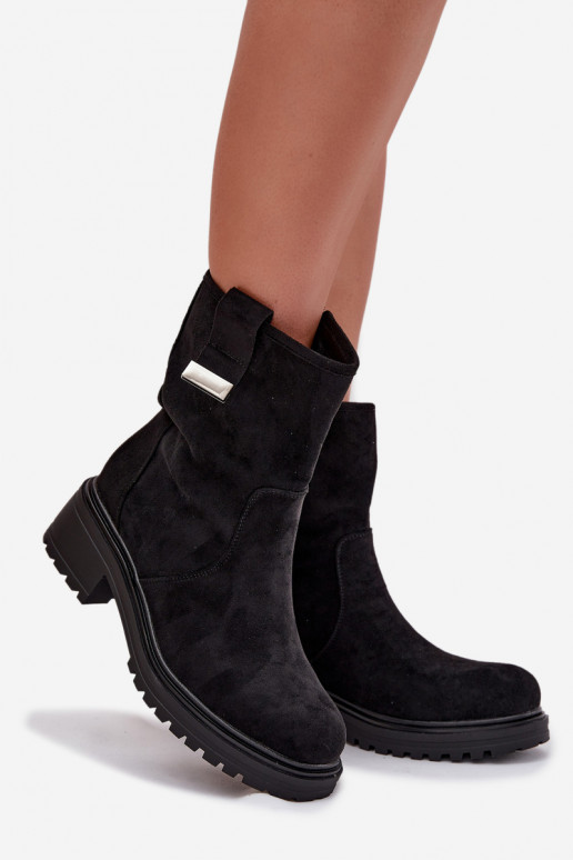 calentamiento Botas de mujer En un tacón bajo de color negro Mirellea