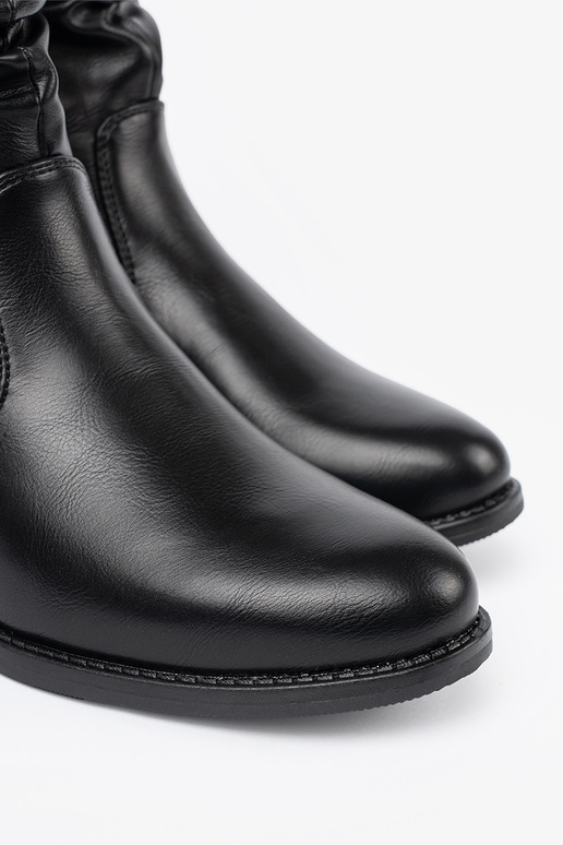 KomfortoAe zapatos de color negro z marszczeniami