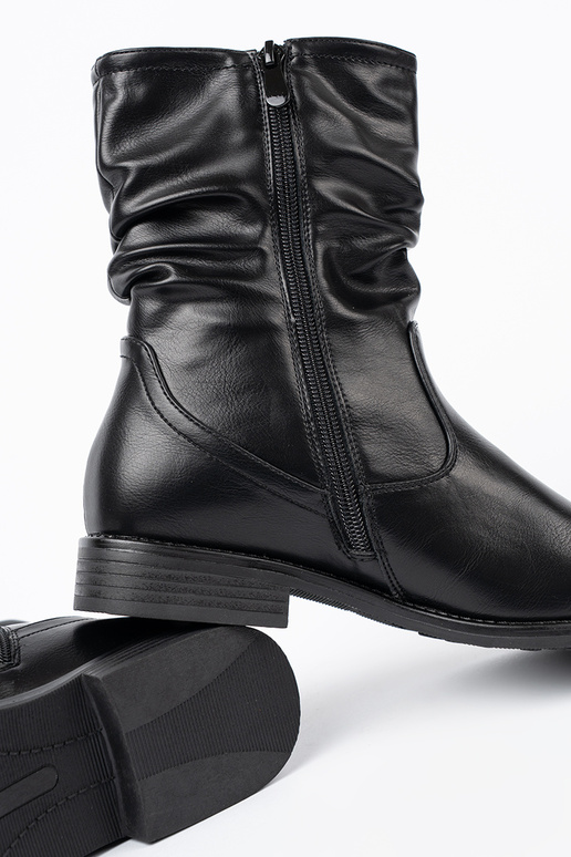 KomfortoAe zapatos de color negro z marszczeniami