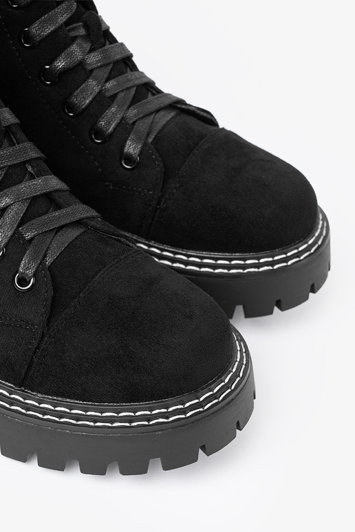 de color negro atado para arriba zapatos z błyszczącym corazónm