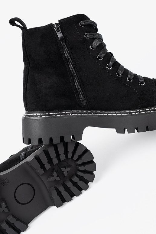 de color negro atado para arriba zapatos z błyszczącym corazónm