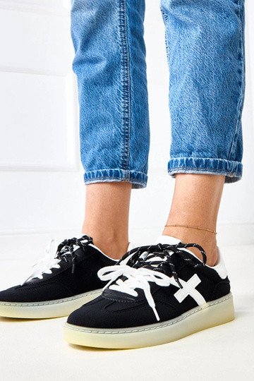 Zapatillas deportivas negras con plataforma y detalle blanco Eriksen