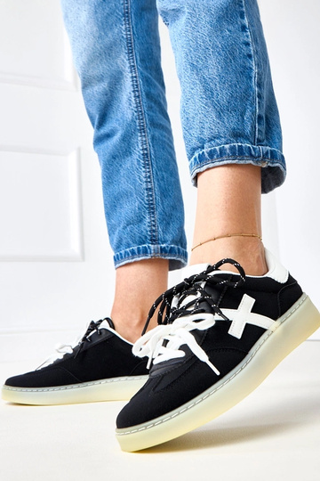 Zapatillas deportivas negras con plataforma y detalle blanco Eriksen 2