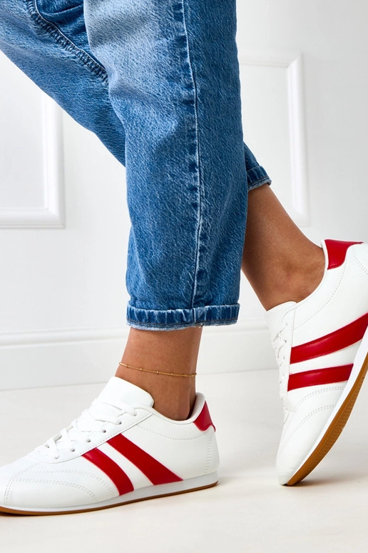 Zapatillas tipo tenis blancas con...