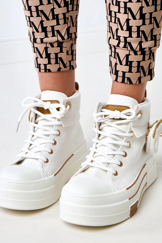 Zapatillas deportivas altas blancas...