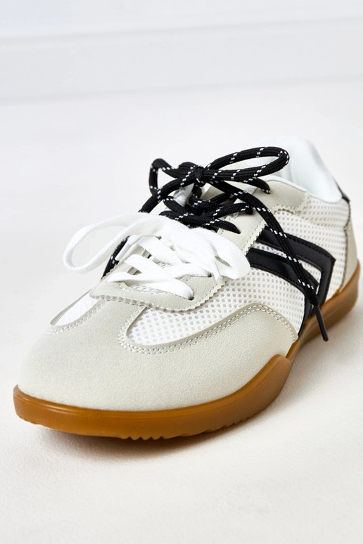 Zapatillas deportivas blancas de tela...