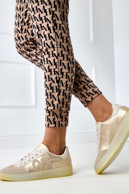 Zapatillas deportivas color arena con...