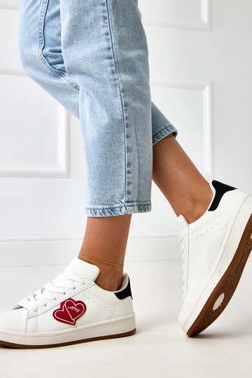 Zapatillas deportivas blancas con plataforma y corazones rojos Tela 2