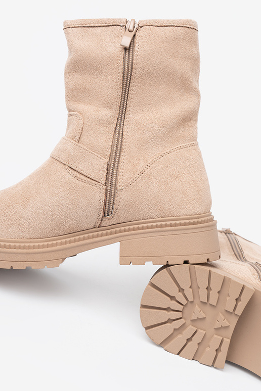 Elegante jsnobeige zapatos con hebillas decorativas