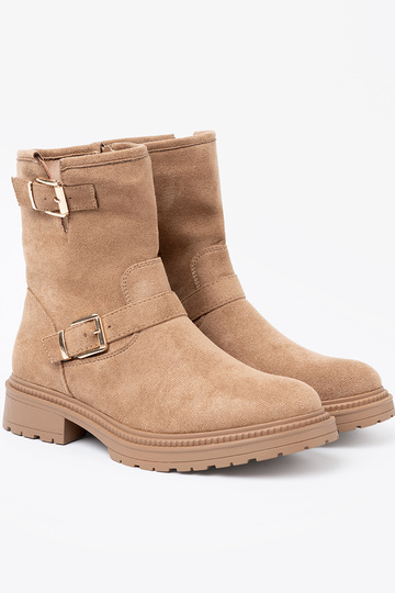 color caramelo zapatos z ozdobnymi doradomi klamrami