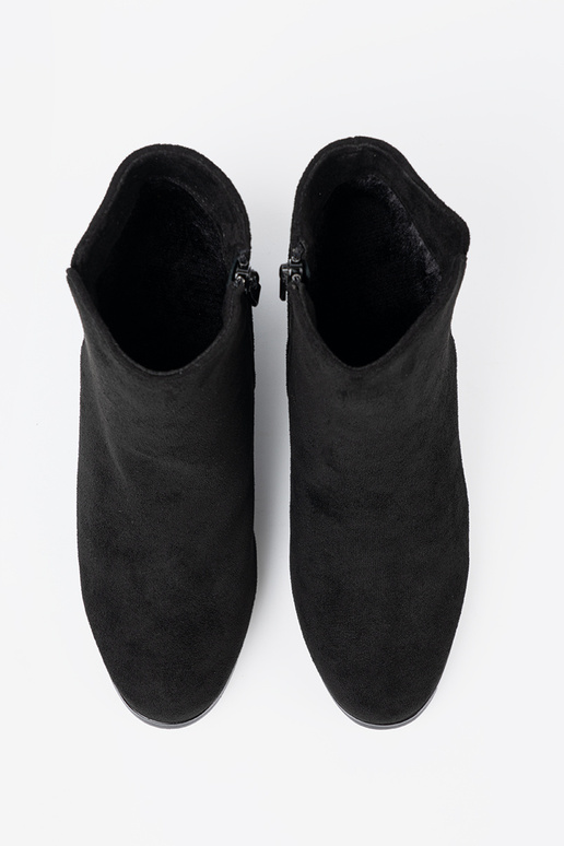 Elegante de color negro zapatos z eleganckim zdobieniem