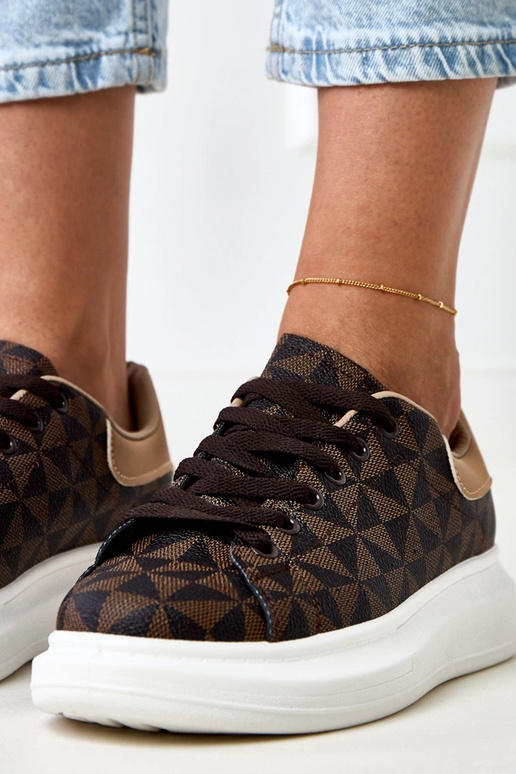 Zapatillas deportivas marrones con... Zapatillas deportivas marrones con...