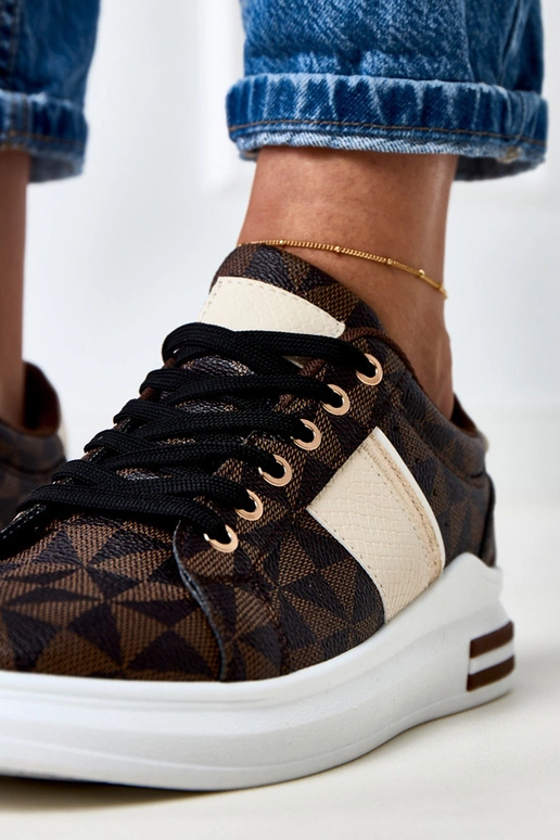 Zapatillas deportivas marrones con... Zapatillas deportivas marrones con...