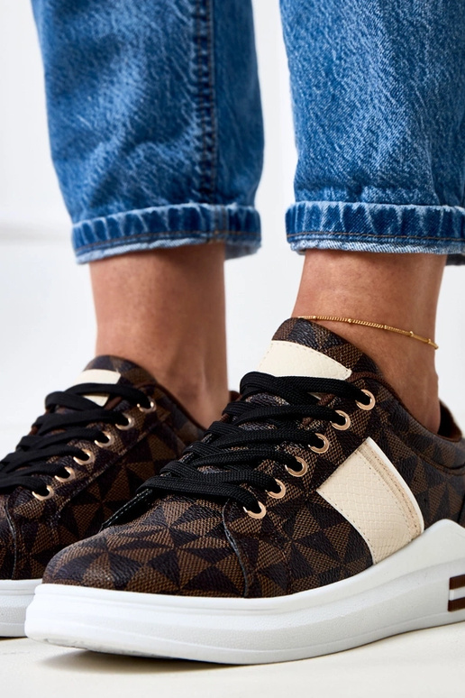 Zapatillas deportivas marrones con... Zapatillas deportivas marrones con...