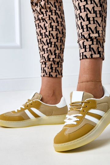 Zapatillas deportivas amarillas de malla con inserto blanco Weka