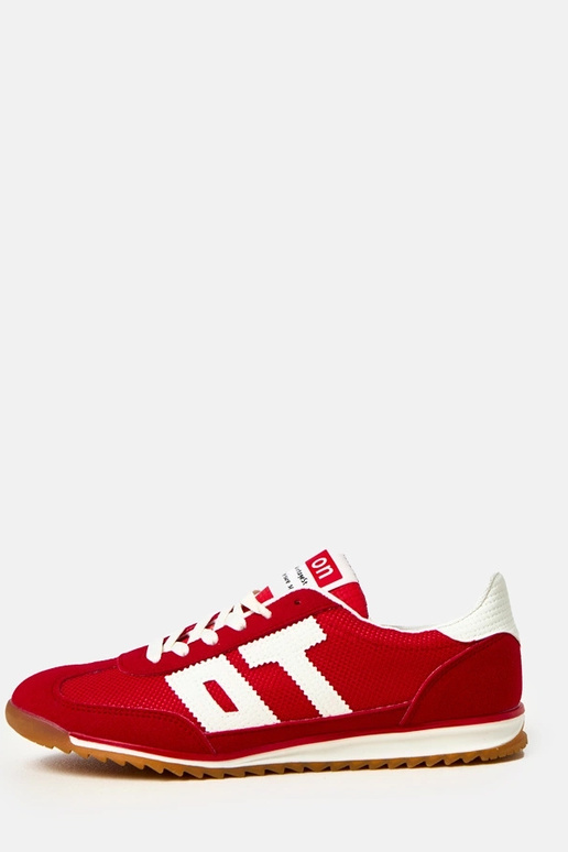 Zapatillas deportivas rojas con... Zapatillas deportivas rojas con...