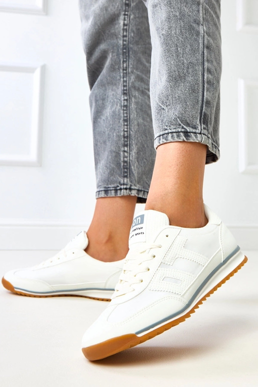 Zapatillas deportivas blancas con... Zapatillas deportivas blancas con...