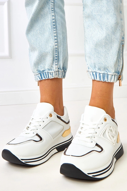 Zapatillas deportivas blanco-negro... Zapatillas deportivas blanco-negro...