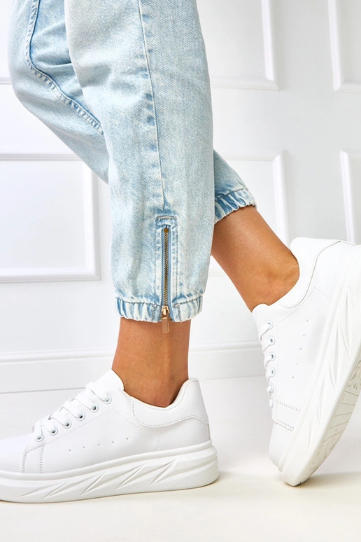 Zapatillas deportivas blancas con... Zapatillas deportivas blancas con...