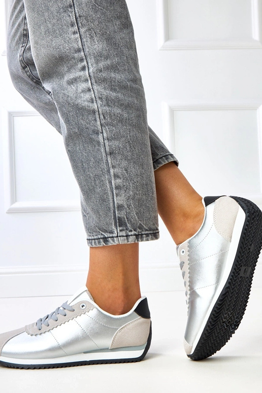 Zapatillas deportivas plateadas con... Zapatillas deportivas plateadas con...